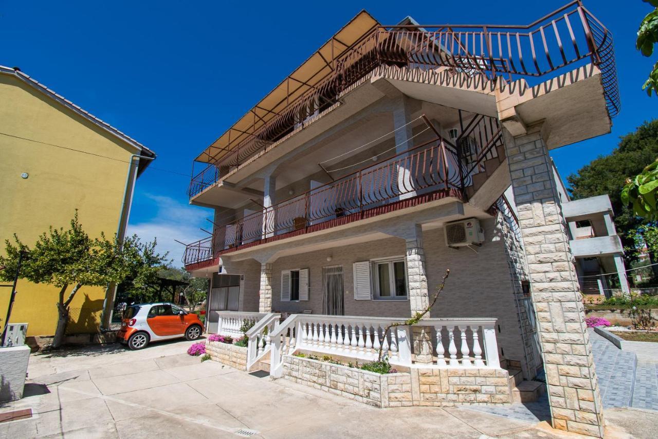Apartments Dijana Pakoštane Exterior foto
