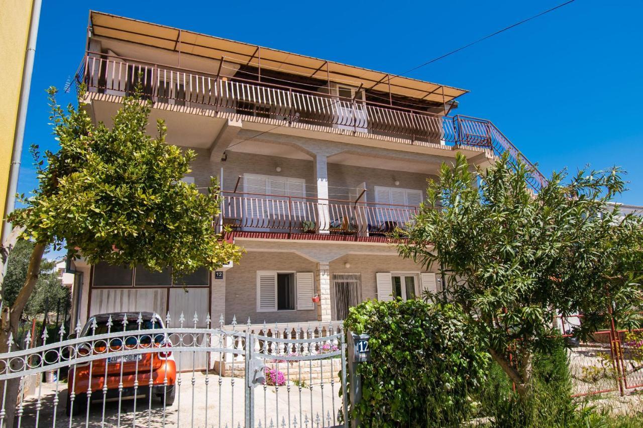 Apartments Dijana Pakoštane Exterior foto