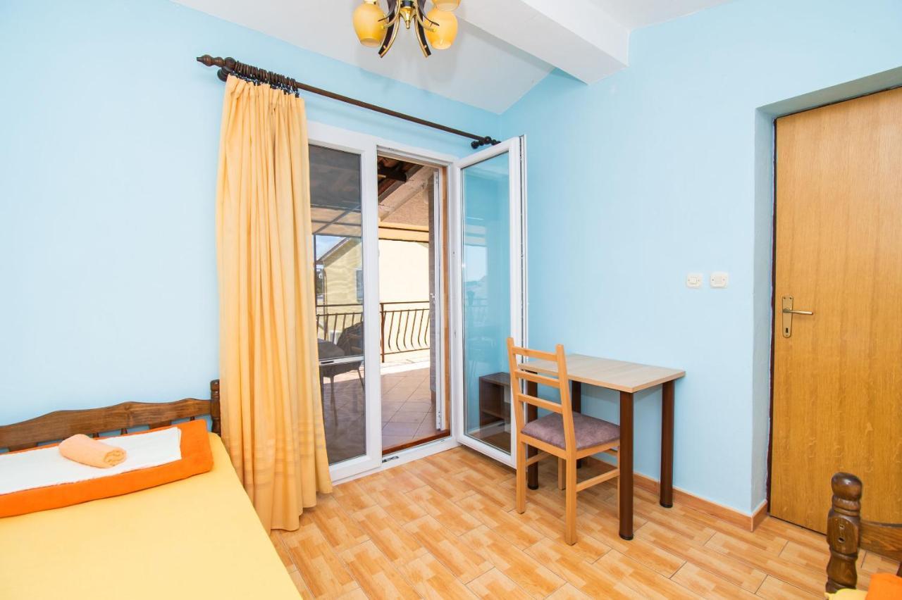 Apartments Dijana Pakoštane Exterior foto